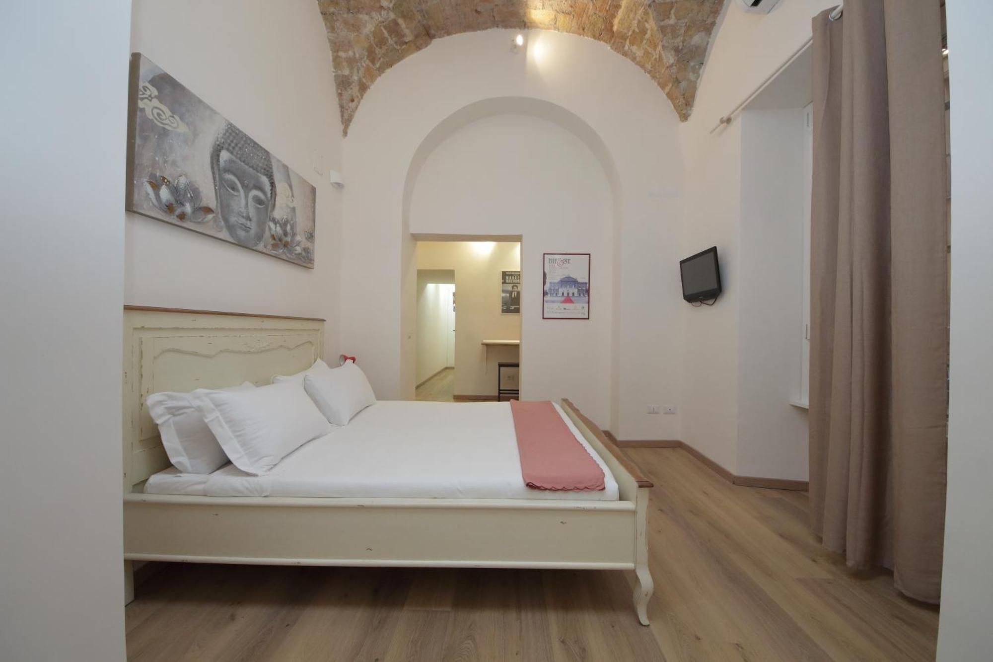Ych-lovely Near Termini Station Appartement