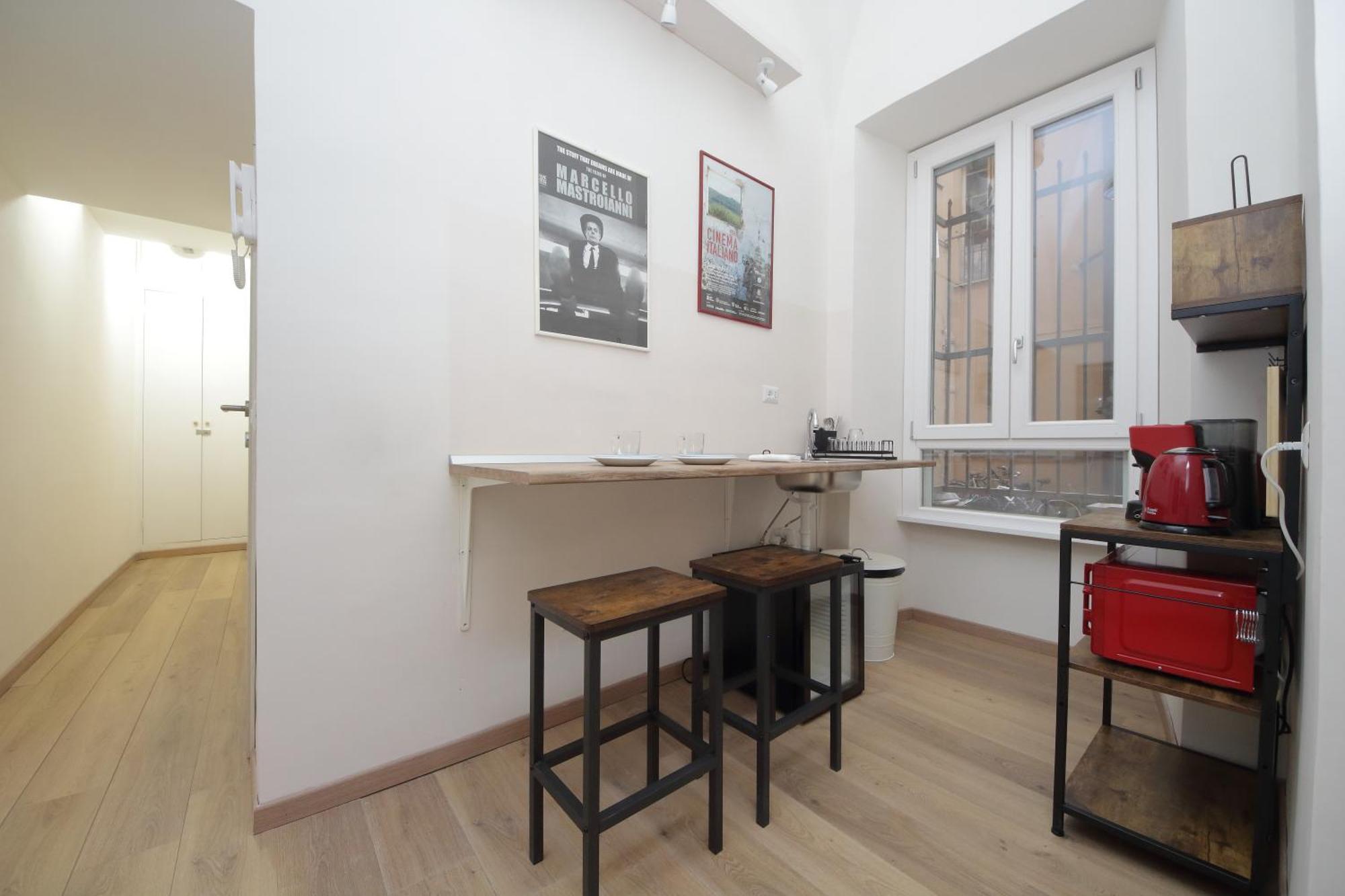 Ych-lovely Near Termini Station Appartement